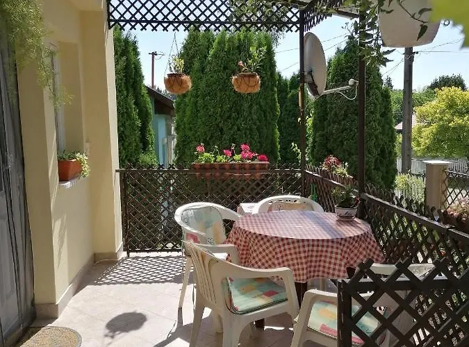 Zsike Lak Feriehus *